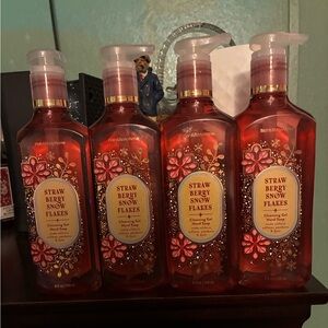 Bath & Body Works Strawberry Snowflakes Hand Soap - Gel (4)  🍓